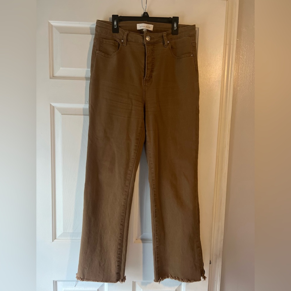 Elegant Tan Women's Straight Leg Jeans